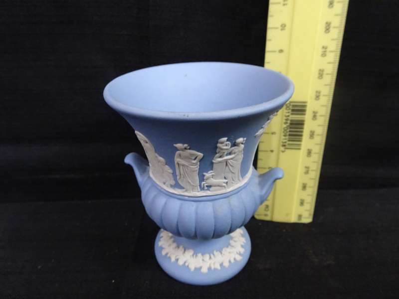 Stunning Vintage Wedgwood Blue Jasperware Pedestal Vase/Amphora - Made England