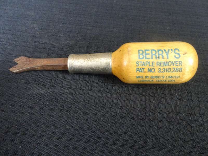 Stunning Vintage Berry's Staple Remover - Pat No.3,310,288 - Lubbock, Texas USA