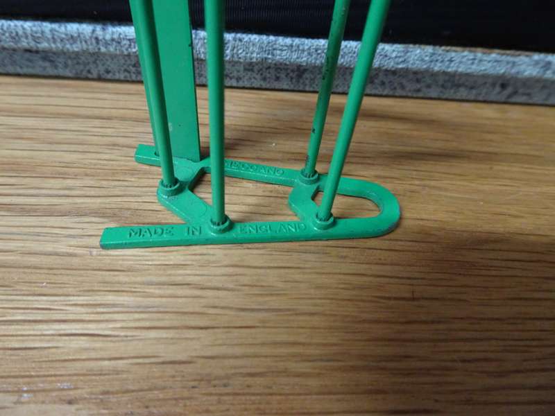 Vintage Dinky 786 Service Station "Dunlop" Tyre Rack - I n Good Condition