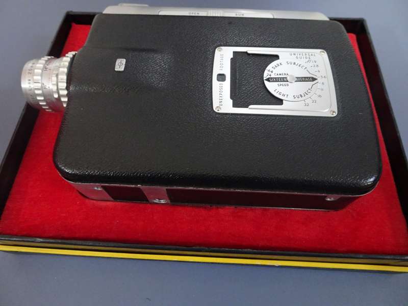 Stunning Vintage Cine Kodak Royal Magazine Camera - 16mm - Not Been Tested, But Excellent Condition