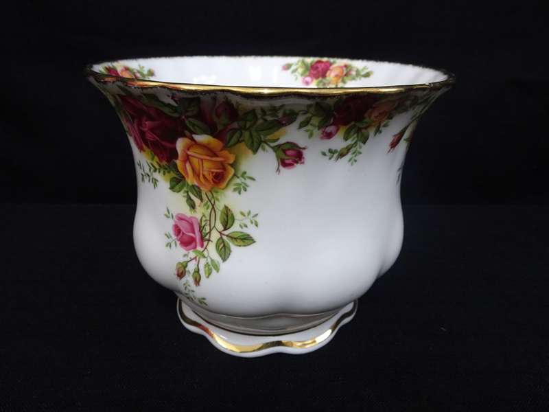 Very RARE Vintage Royal Albert Old Country Roses Planter Plant Pot - Excellent Condition