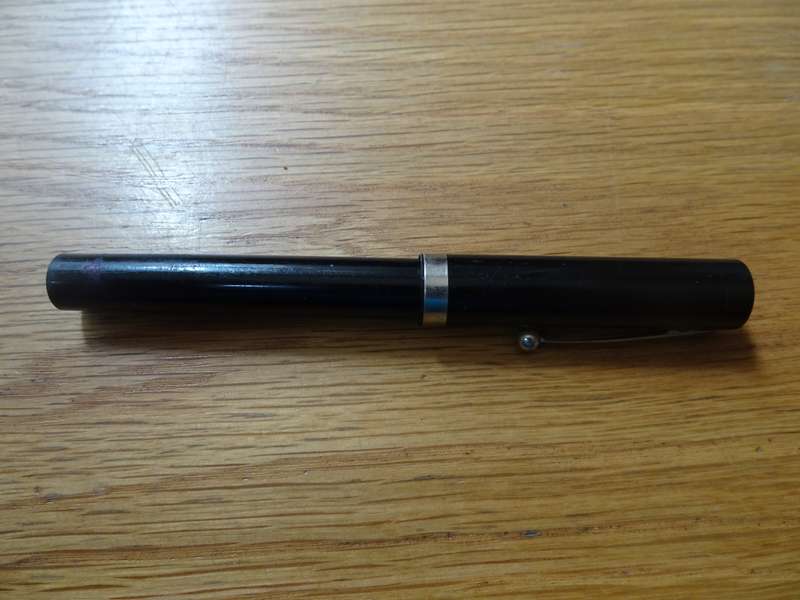 Vintage Sheaffer Black Fountain Pen - Empty - Made In USA - Italic M Nip - In Good Condition