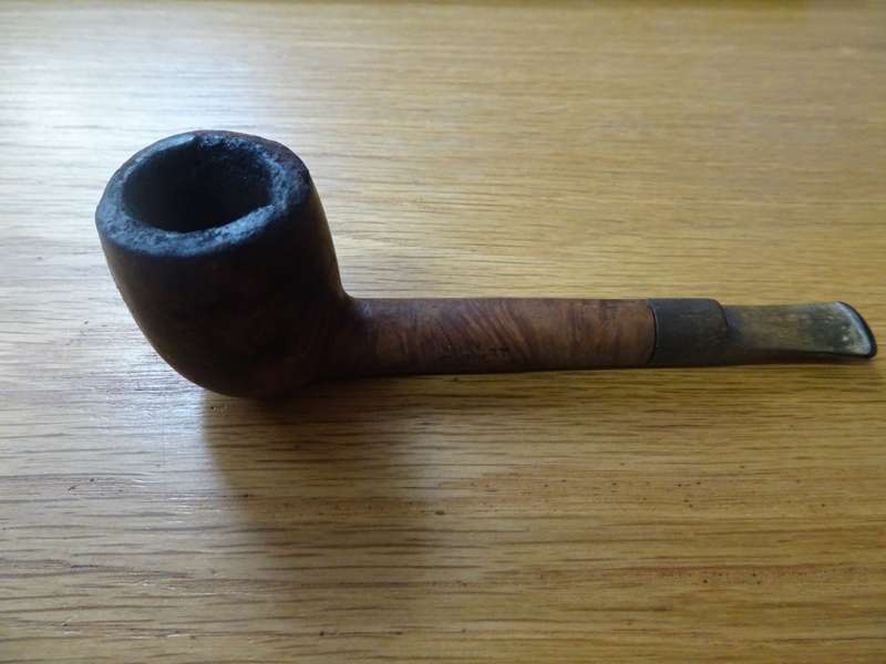 Beautiful Vintage Jaohar (No. 940) Walnut Smoking Pipe - In Used Condition - Made In London England