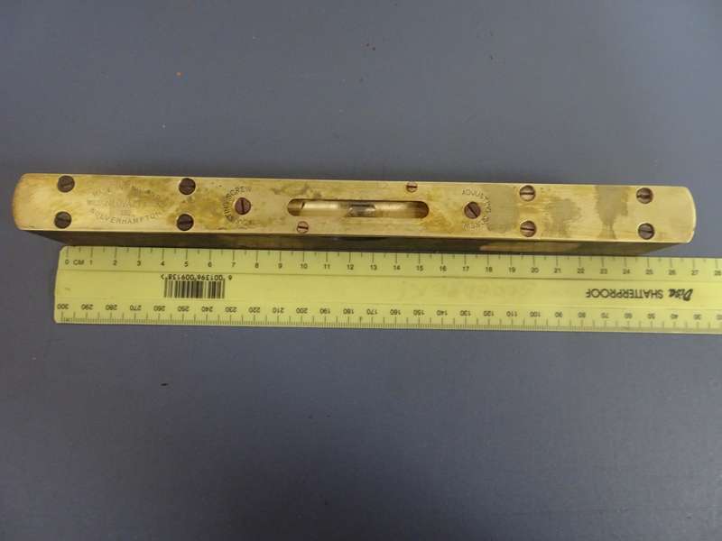 Antique Wilson Lovatt & Sons Brass And Wood Level - Made In England - 25.5cm x 2cm x 3.5cm