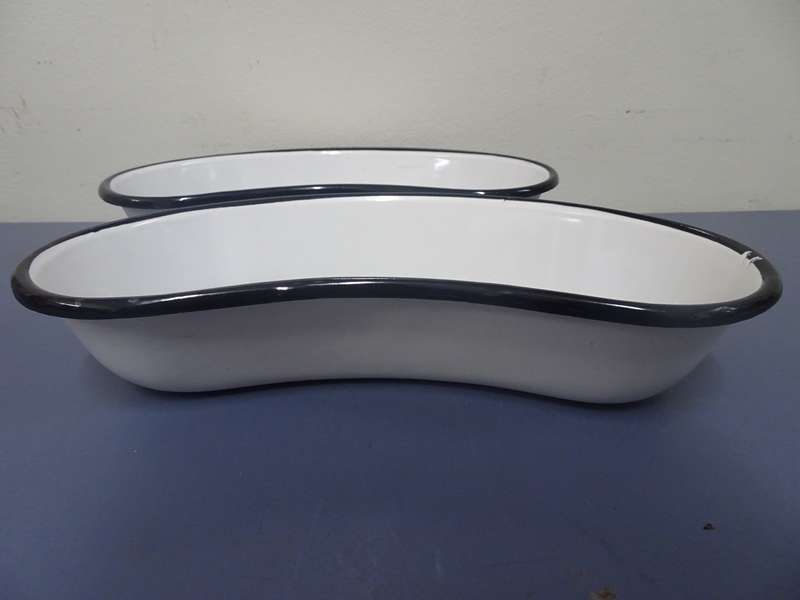 Vintage Set Of Two Large Enamelware Medical Kidney Shape Doctor/Dentist Pan White/Black Trim