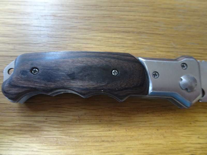Stunning Flick Hunting Pocket Knife - In Very Good Condition
