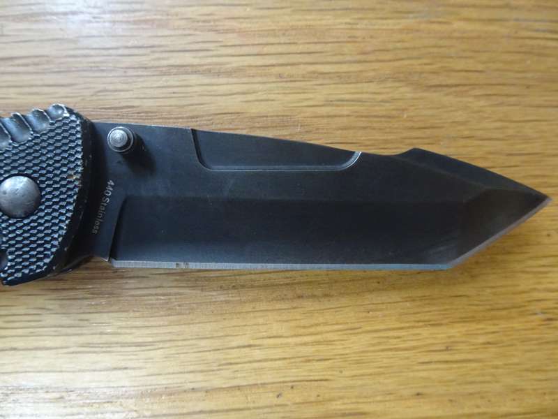 Beautiful Guerrilla Stainless (440) Fold Up Pocket Knife - In Good Condition
