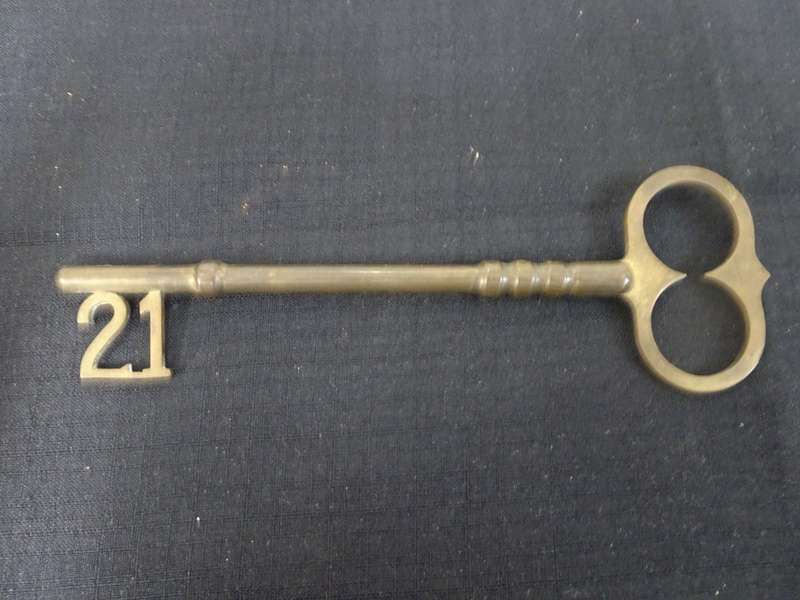Stunning Vintage Brass 21th Birthday Key - In Excellent Condition
