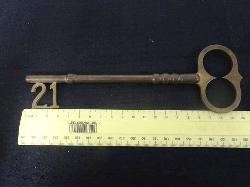 Stunning Vintage Brass 21th Birthday Key - In Excellent Condition