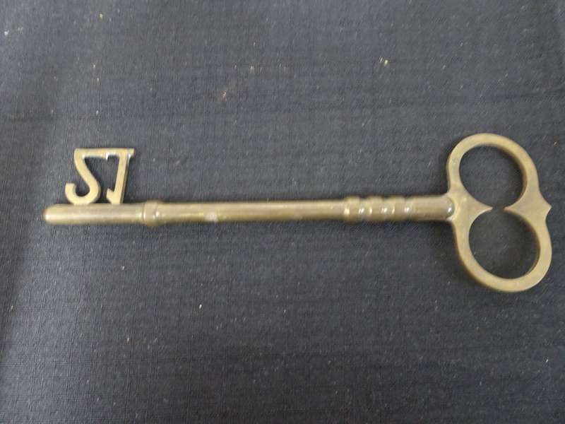 Stunning Vintage Brass 21th Birthday Key - In Excellent Condition