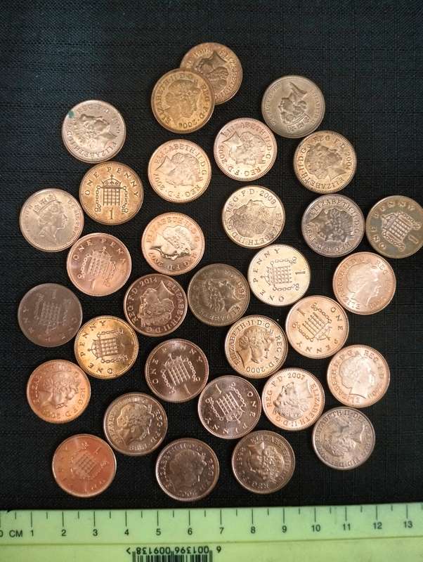 Joblot of 32 British One Penny Coins - Please view the description for more information
