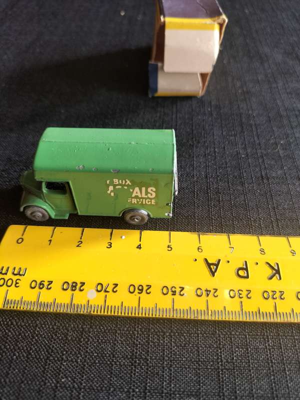 Very Rare Vintage Moko Lesney Match Box Series NO17 - Green Bedford Removals Van - Made in England