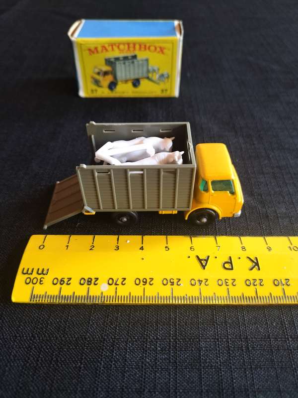 Very Rare Vintage Lesney Match Box Series NO37 - Cattle Truck - Made in England