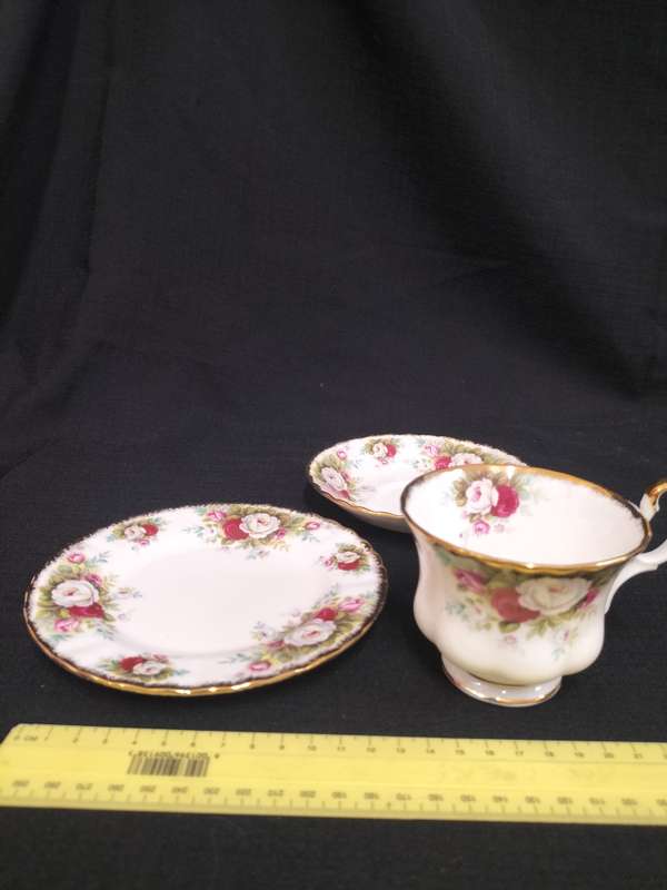 Beautiful Vintage Royal Albert Celebration Tea Trio - Made in England - Good Condition
