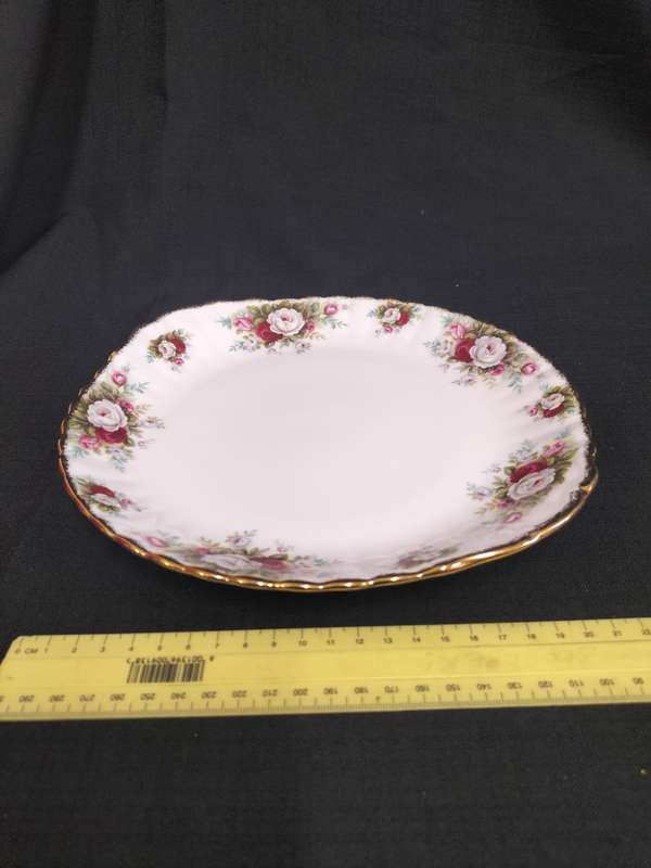 Beautiful Vintage Royal Albert Celebration Cake Plate- Bone China - Made in England - Good Condition