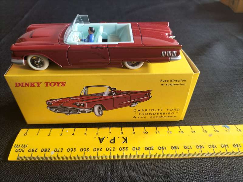 Vintage Dinky Toys NO555-Cabriolet Ford Thunderbird -DeAgostini Reproduction-Good Condition