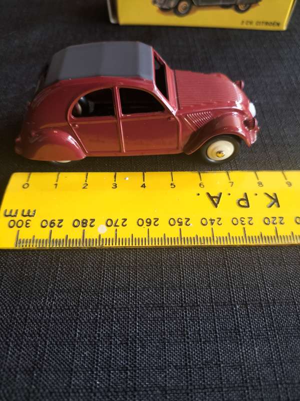 Vintage Dinky Toys NO 24T-  Citroën 2 CV - DeAgostini Reproduction  -Good Condition
