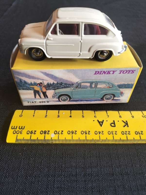 Vintage Dinky Toys NO 520- Fiat 600D in Cream -DeAgostini Reproduction- Good Condition