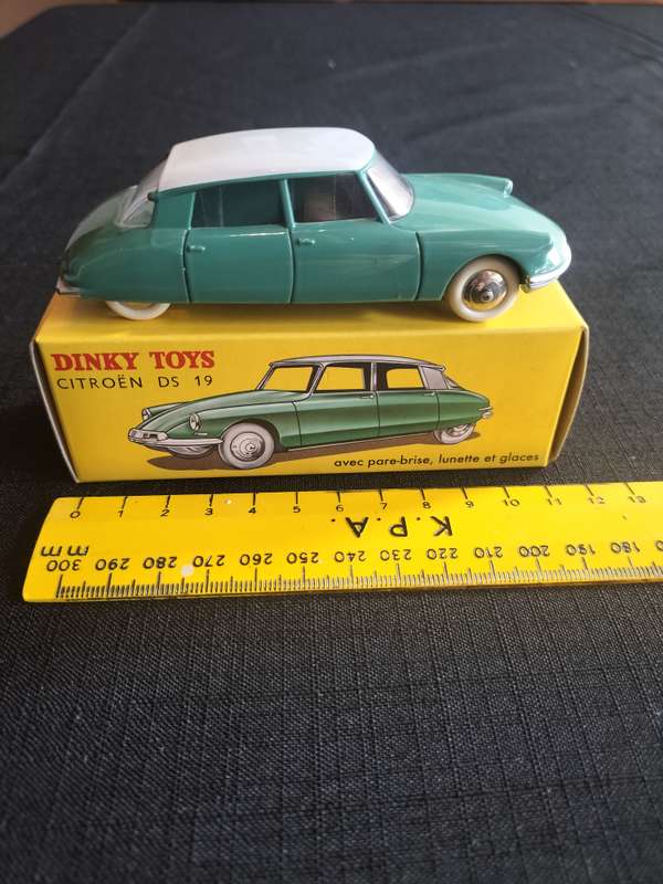 Vintage Dinky Toys NO 24CP- Citroën  DS 19 -DeAgostini Reproduction- Good Condition