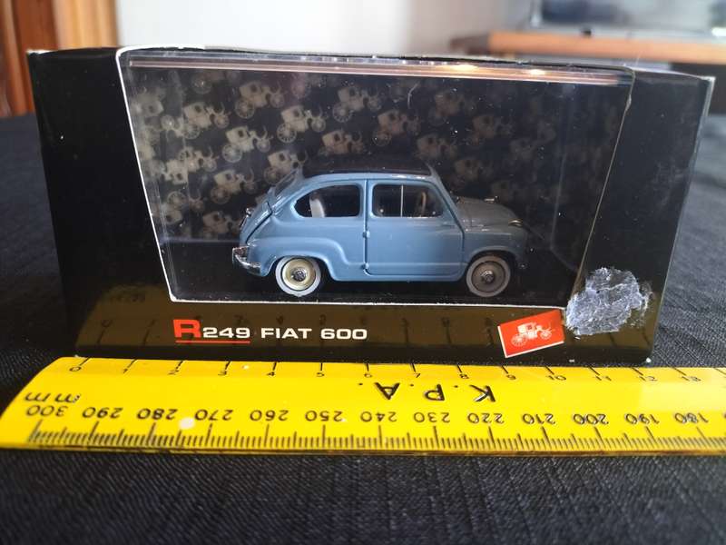Vintage Brumm R249 Fiat 600 Trasformabile 1956 Chiusa - Scale 1:43 - Good Condition