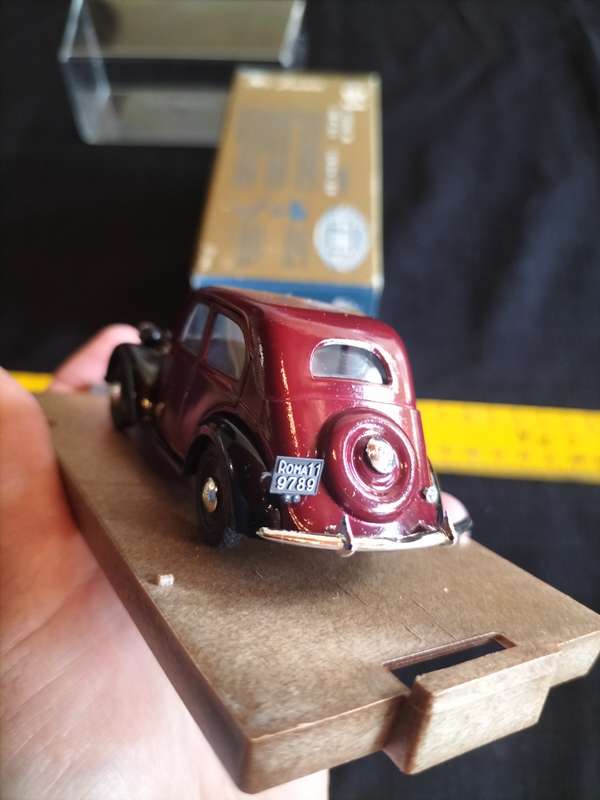 Vintage Brumm Serie ORO R64 Fiat 1100B Berlina HP35 - 1948-1949  Scale 1:43