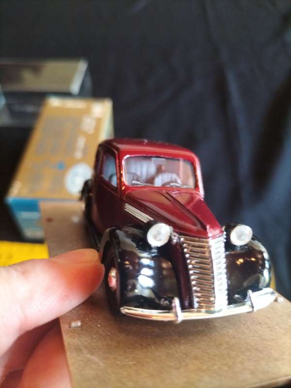 Vintage Brumm Serie ORO R64 Fiat 1100B Berlina HP35 - 1948-1949  Scale 1:43