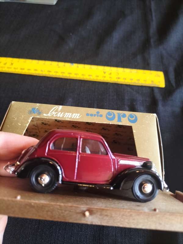 Vintage Brumm Serie ORO R64 Fiat 1100B Berlina HP35 - 1948-1949  Scale 1:43