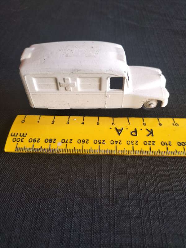 Very Rare Vintage Dinky Toys- 253 - Meccano LTD - Daimler Ambulace -Made in England -See Description