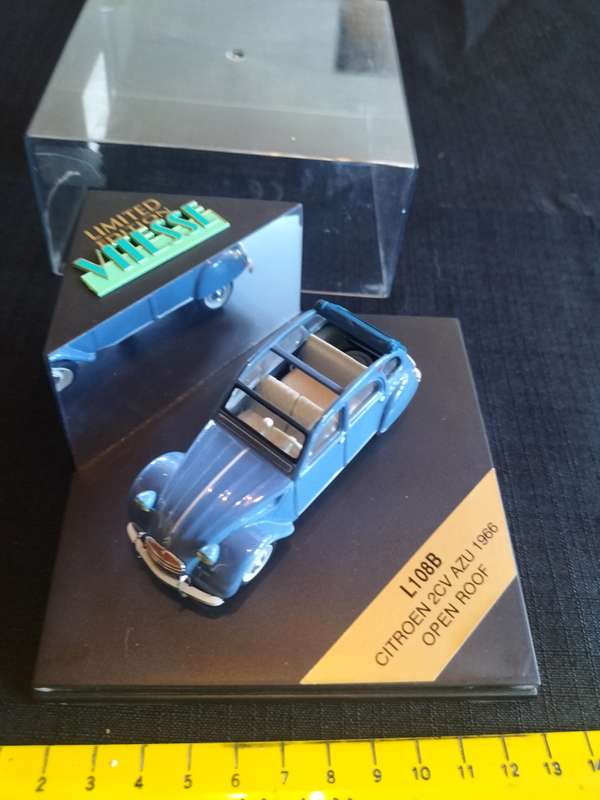 Vintage Vitesse Limited Edition - L108B  Citroën 2CV AZU 1966 Open Roof