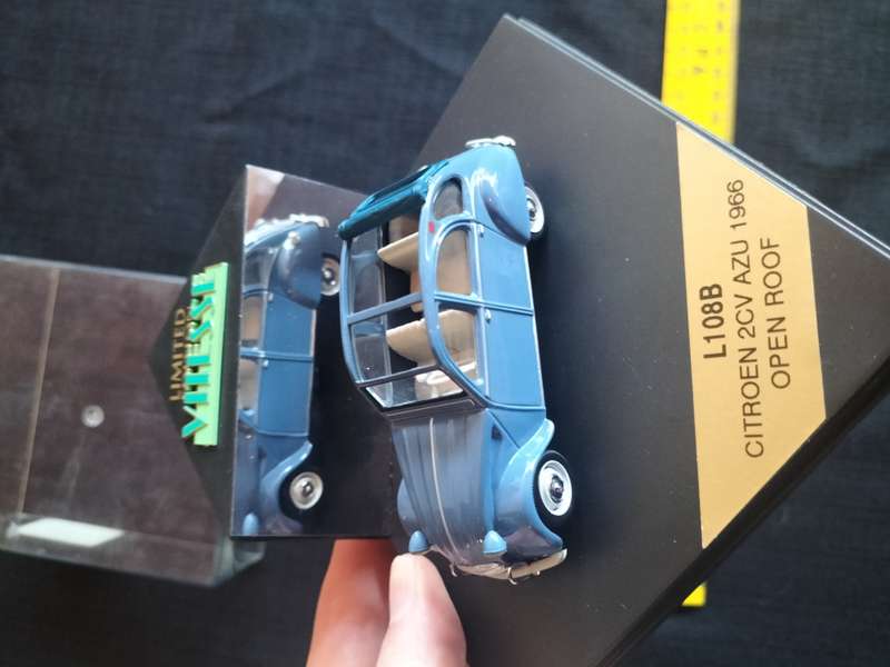 Vintage Vitesse Limited Edition - L108B  Citroën 2CV AZU 1966 Open Roof