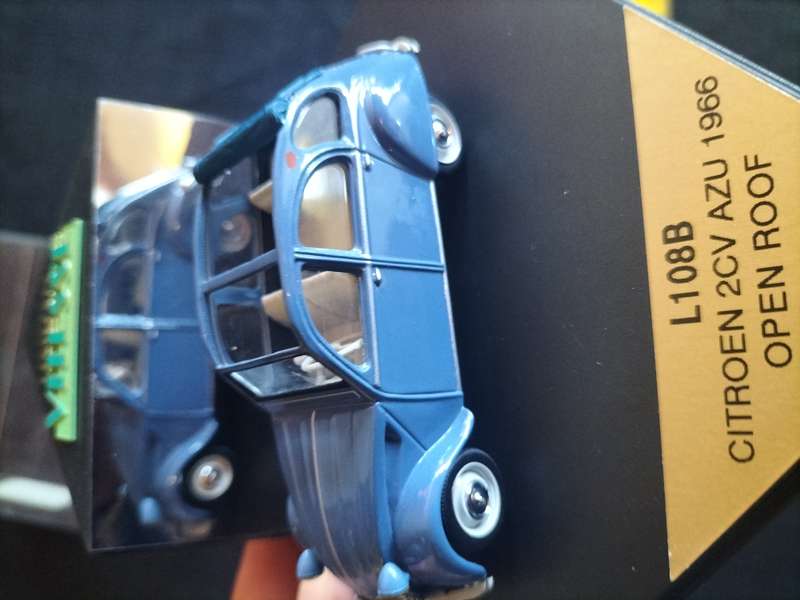 Vintage Vitesse Limited Edition - L108B  Citroën 2CV AZU 1966 Open Roof