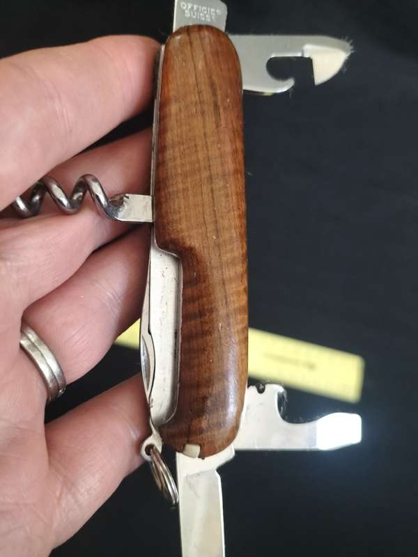 Stunning Victorinox Evolution Swiss Made Stainless Steel Pocket Knife - Good Condition