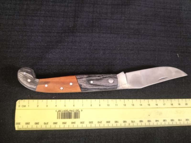 Beautifull Pocket Folding Knife With Wooden Handle - Good Condition
