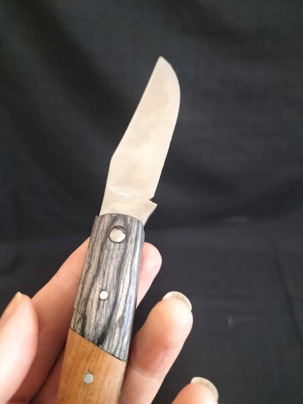 Beautifull Pocket Folding Knife With Wooden Handle - Good Condition