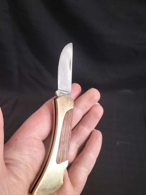 Beautiful Stainless Steel Single Blade Folding Pocket Knife with Brass and Wooden Handle