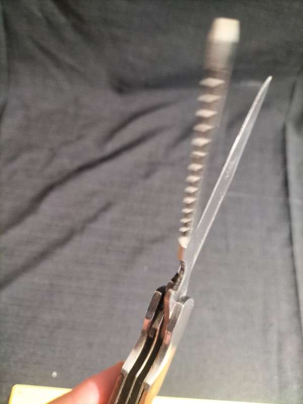Beautiful Stainless Steel With Two Blade Folding Pocket Knife with Wooden Handle