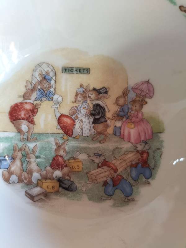 Beautiful Vintage Royal Doulton Bunnykins  - Peter Rabbit Bowl  -Made in England