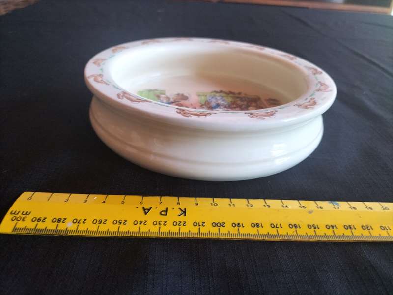 Beautiful Vintage Royal Doulton Bunnykins Bowl - All Seated For Christmas Dinner - Made In England