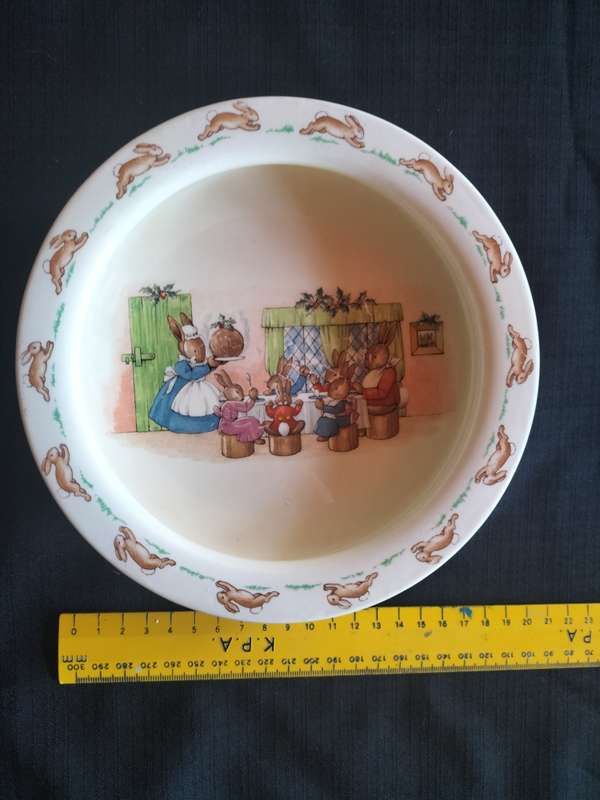 Beautiful Vintage Royal Doulton Bunnykins Bowl - All Seated For Christmas Dinner - Made In England