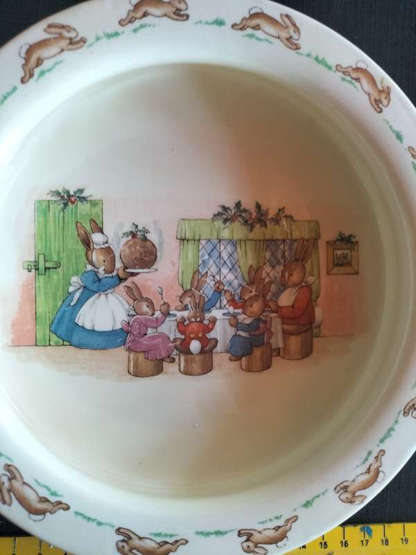 Beautiful Vintage Royal Doulton Bunnykins Bowl - All Seated For Christmas Dinner - Made In England