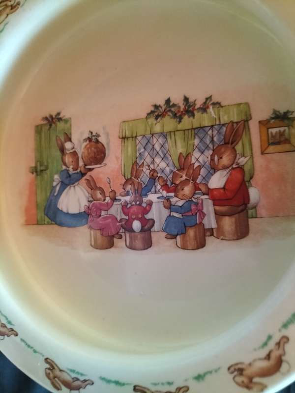 Beautiful Vintage Royal Doulton Bunnykins Bowl - All Seated For Christmas Dinner - Made In England