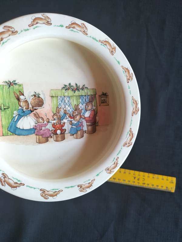 Beautiful Vintage Royal Doulton Bunnykins Bowl - All Seated For Christmas Dinner - Made In England