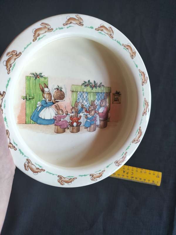 Beautiful Vintage Royal Doulton Bunnykins Bowl - All Seated For Christmas Dinner - Made In England