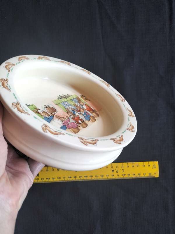 Beautiful Vintage Royal Doulton Bunnykins Bowl - All Seated For Christmas Dinner - Made In England