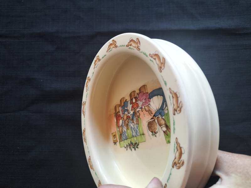 Beautiful Vintage Royal Doulton Bunnykins Bowl - All Seated For Christmas Dinner - Made In England