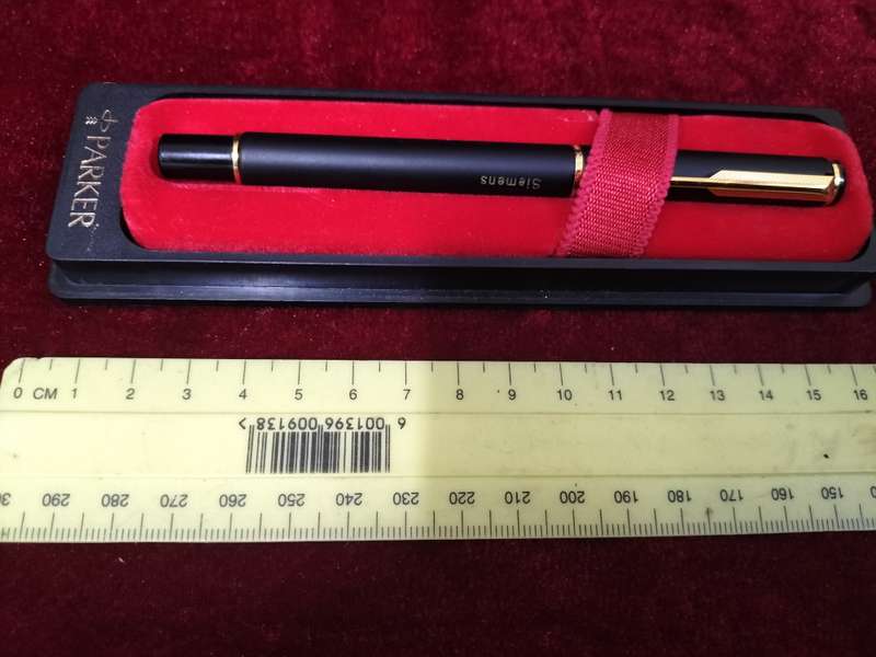 Beautiful Vintage Black Parker Fountain Pen - Siemens - Made in United Kingdom - Good Condition