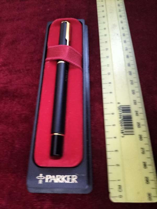 Beautiful Vintage Black Parker Fountain Pen - Siemens - Made in United Kingdom - Good Condition