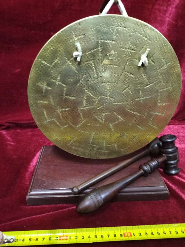 Antique Vintage Brass Burmese Dinner Gong On Wooden Stand With A Gavel And Mullet. - Good Condition