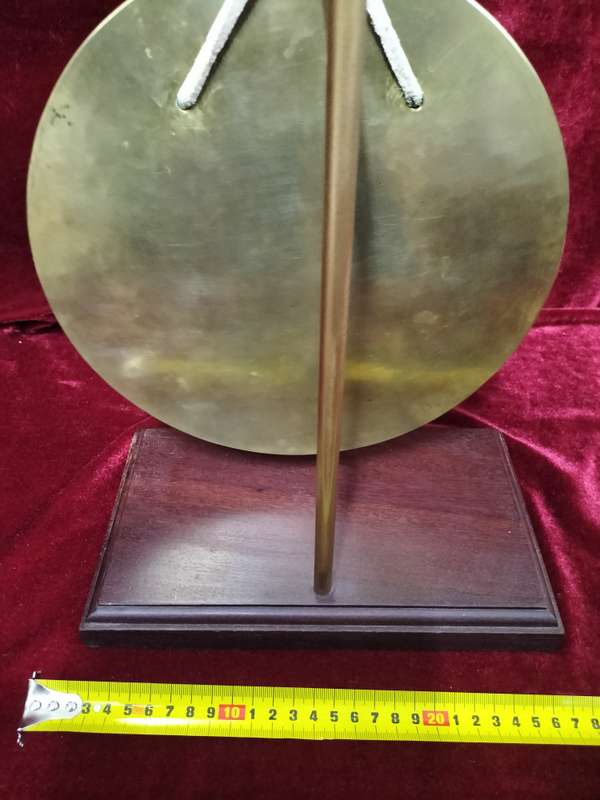 Antique Vintage Brass Burmese Dinner Gong On Wooden Stand With A Gavel And Mullet. - Good Condition