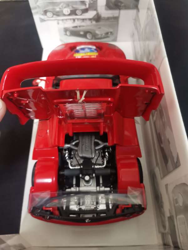 1:18 Hot Wheels Ferrari F50  ( 1947 Ferrari 2007 )In Original Box and in Excellent Condition.